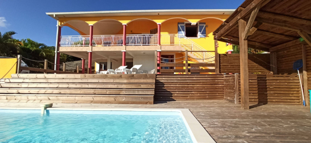 ACCUEIL 1 facade_arrière_piscine
