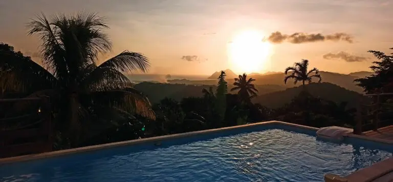 LA VILLA 4 Couché de soleil au bord de la piscine